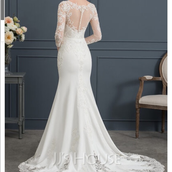 JJ’s House wedding gown size 4 ivory color - Picture 2 of 4